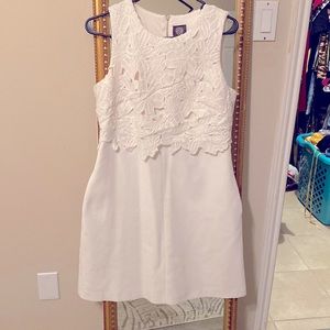 Vince Camuto floral dress w/ pockets!